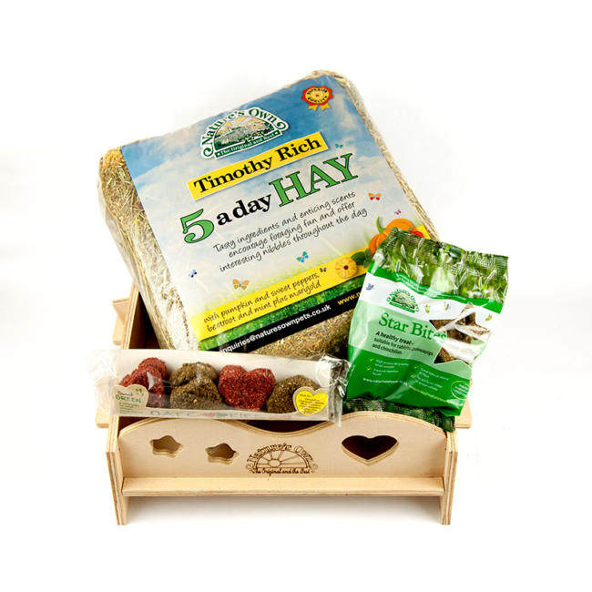 Hay Feeder incl. Free Hay & Treat Bundle