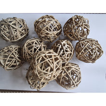 Load image into Gallery viewer, Small Vine Ball
